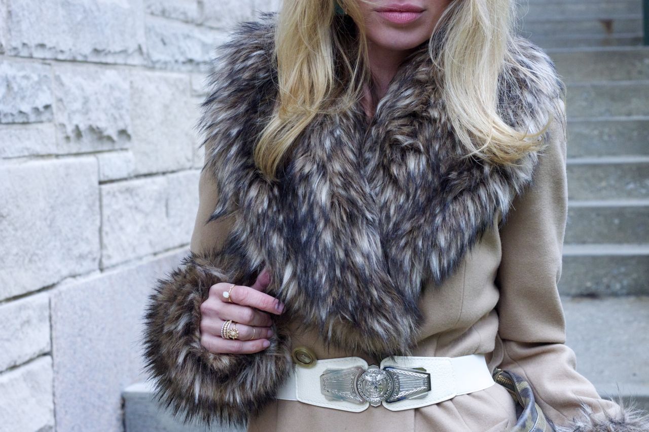 faux fur collar