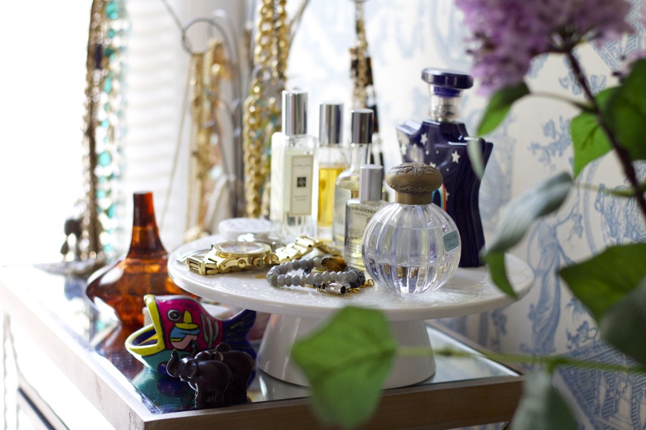 perfume tray