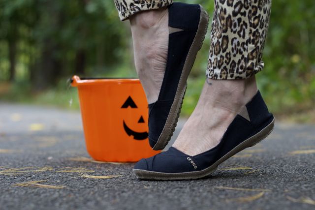 crocs flats
