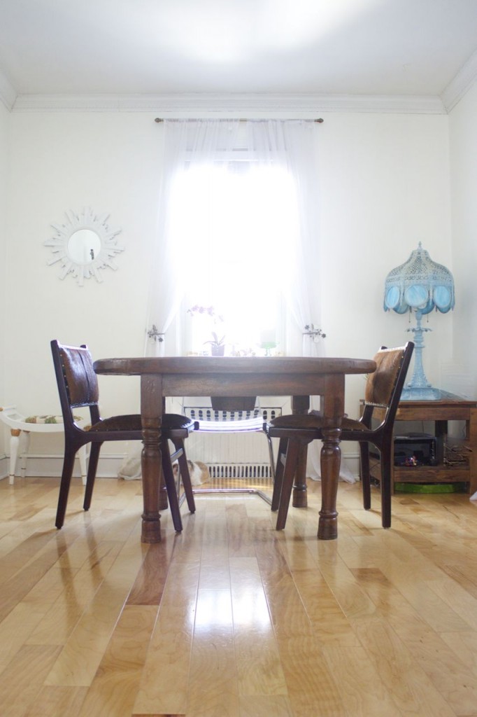 round wood table