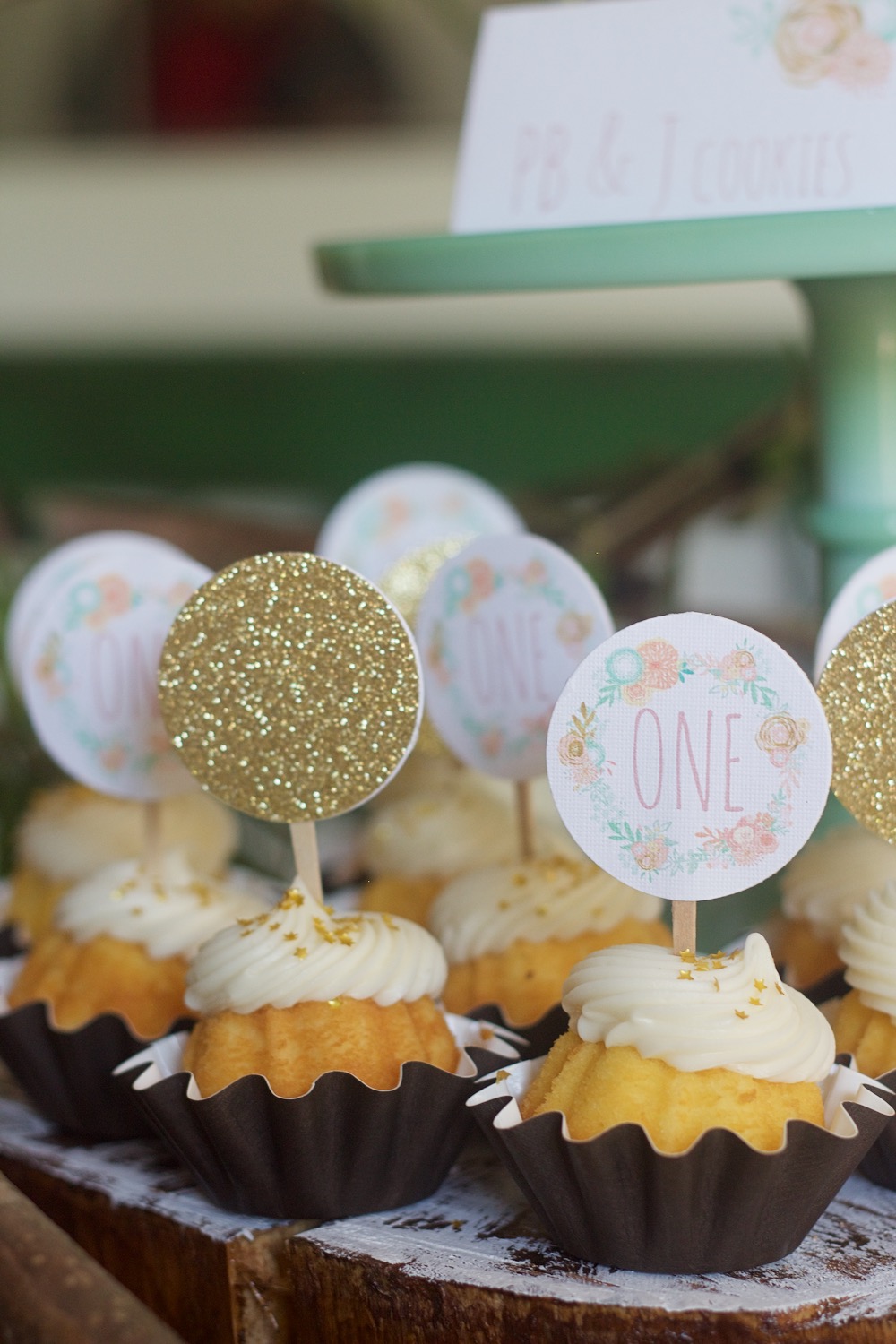 mini cake first birthday party