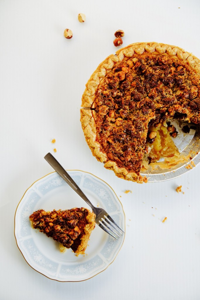 An easy recipe for a dessert crostata with chocolate and hazelnut
