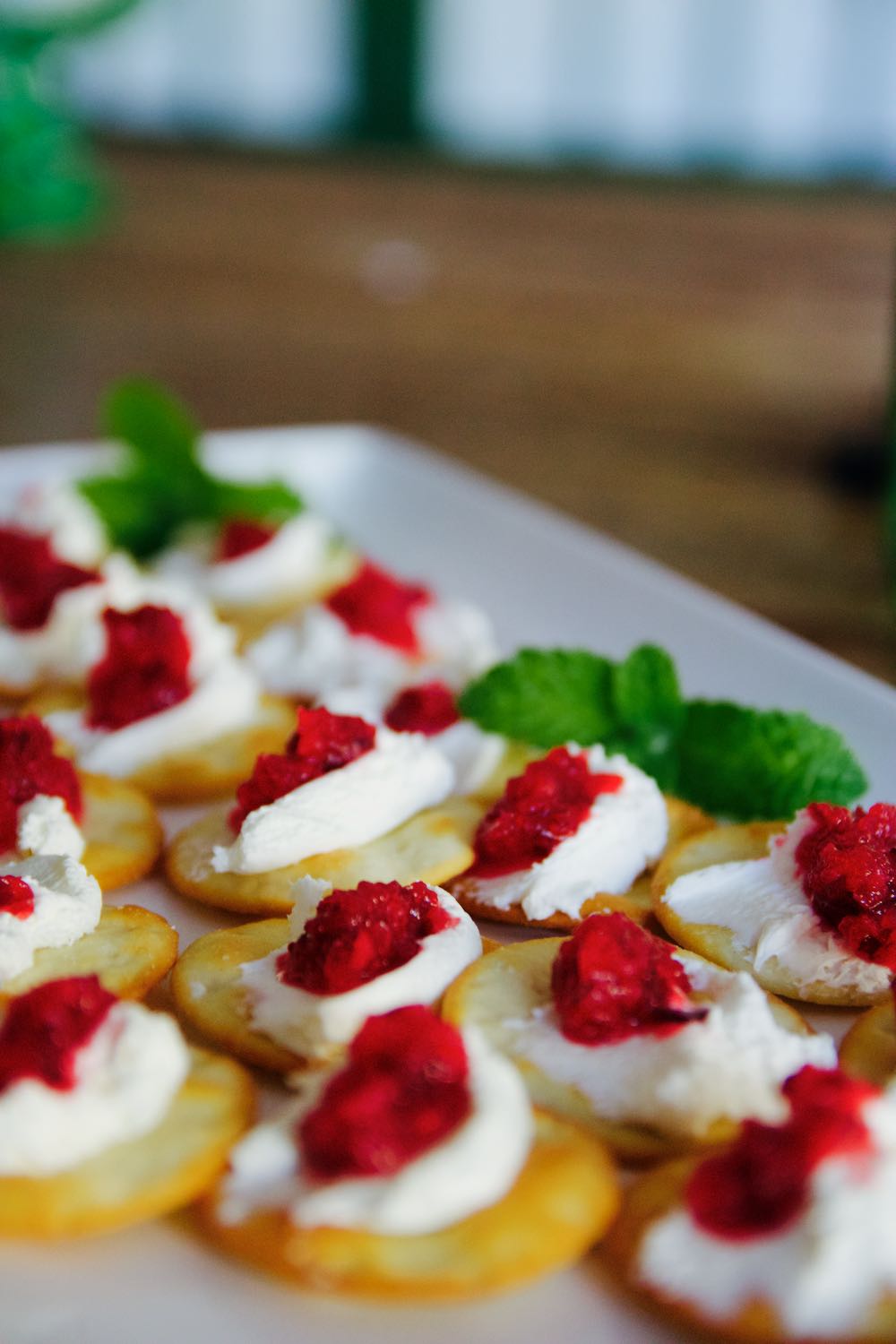 cranberry orange cream cheese crackers as an hors d'oeuvre 