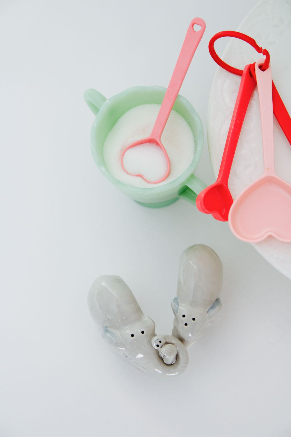 Pink and red measuring spoons from Modcloth