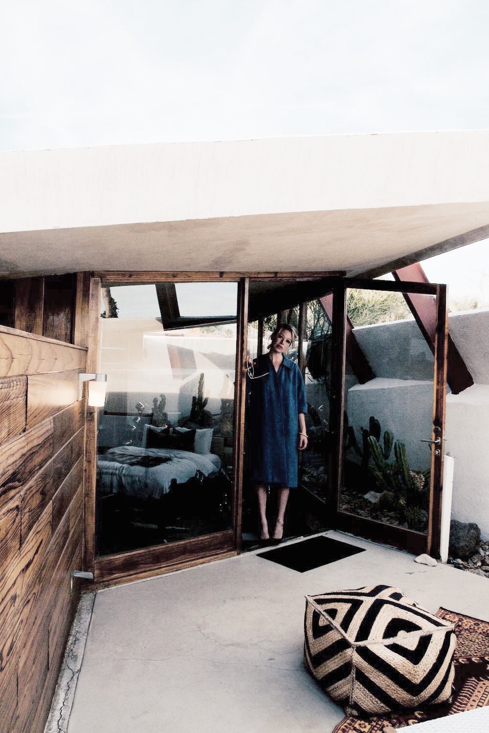 Midcentury modern architecture in Desert Palm Springs, California 