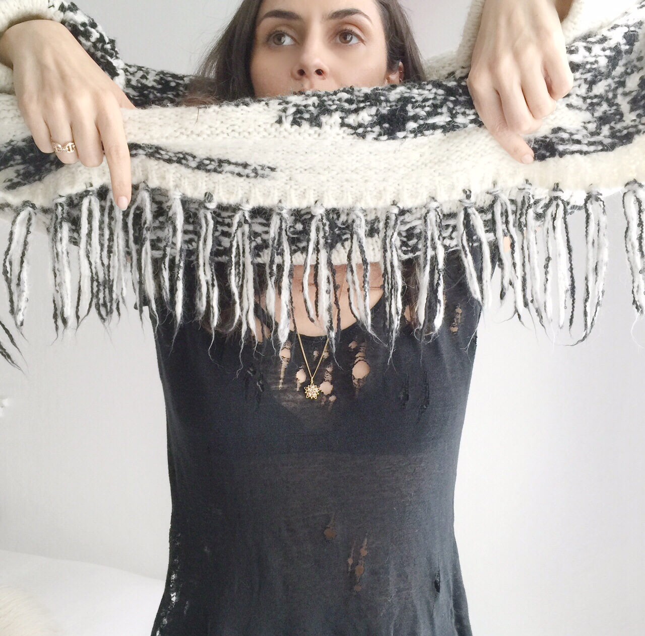 How to make your own distressed t-shirt 