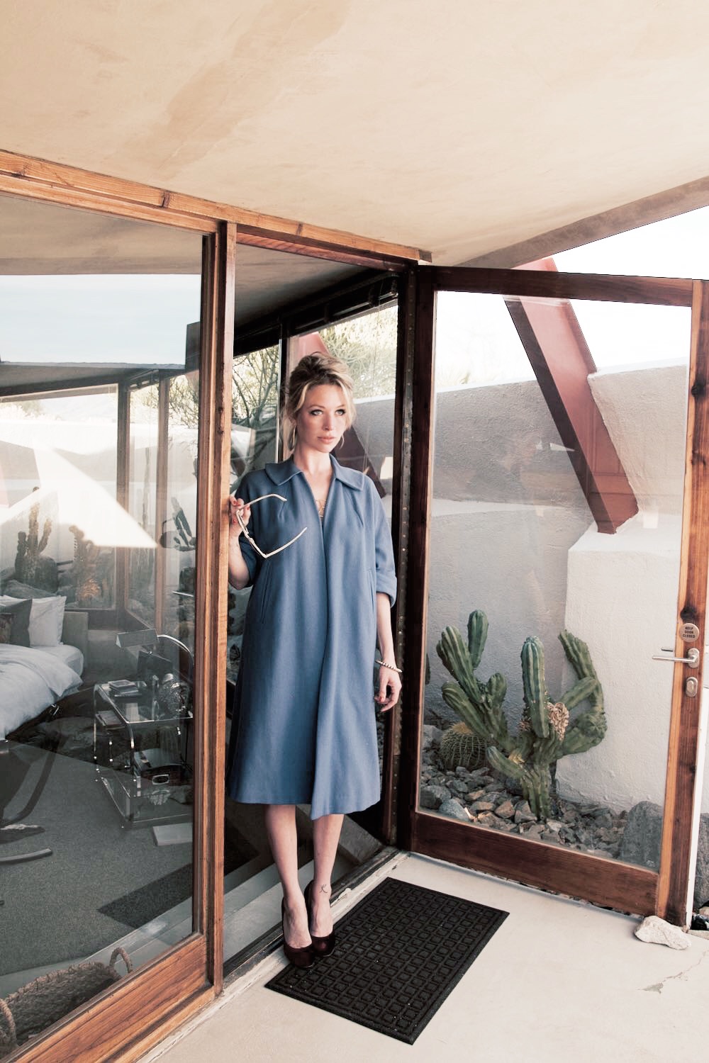 Modern, easy version of a 1950's bouffant twist