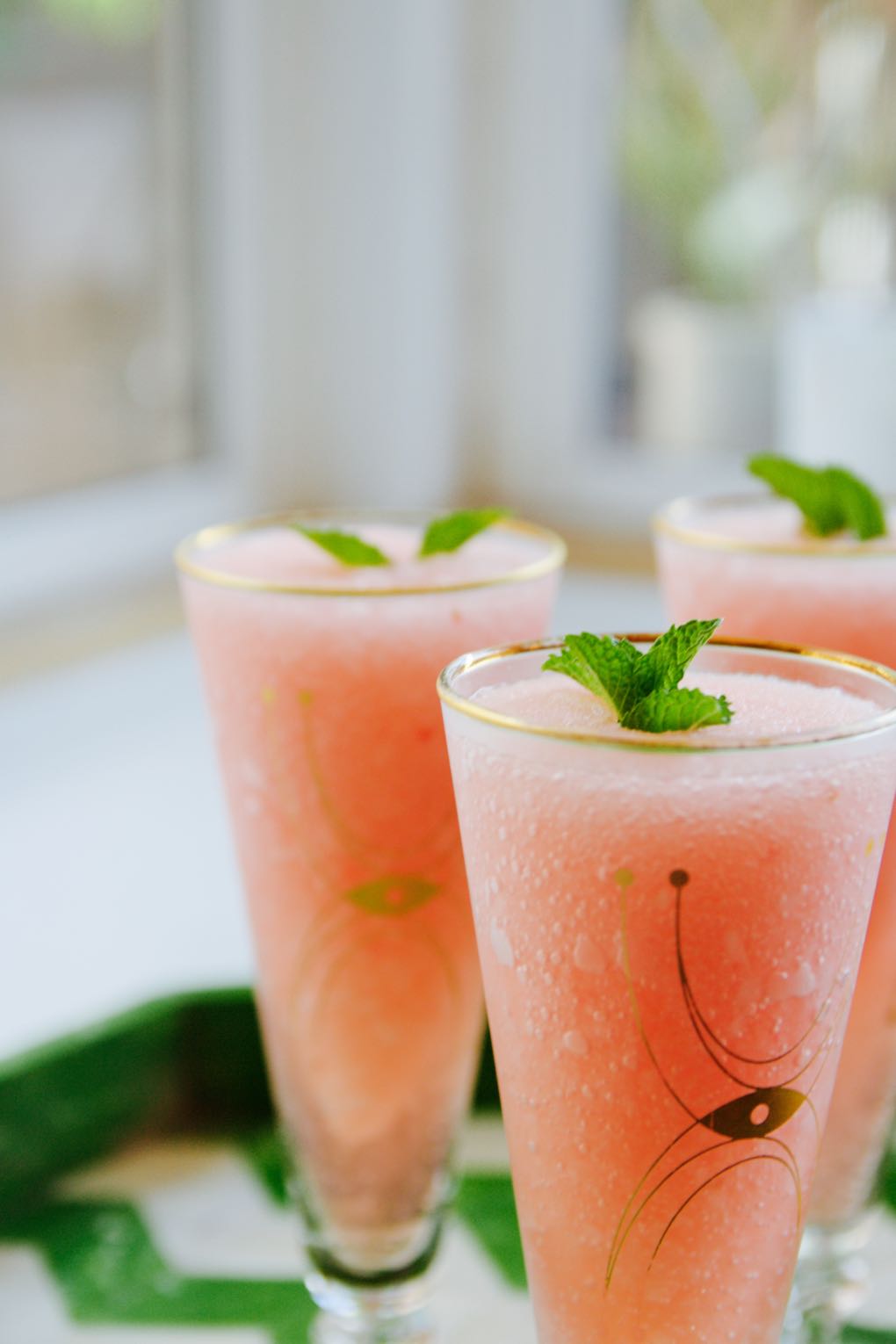 Easy recipe for making frosé or frozen rosé