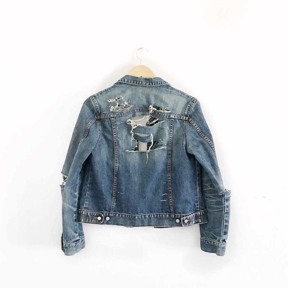 How to make your own super distressed and shredded jean jacket