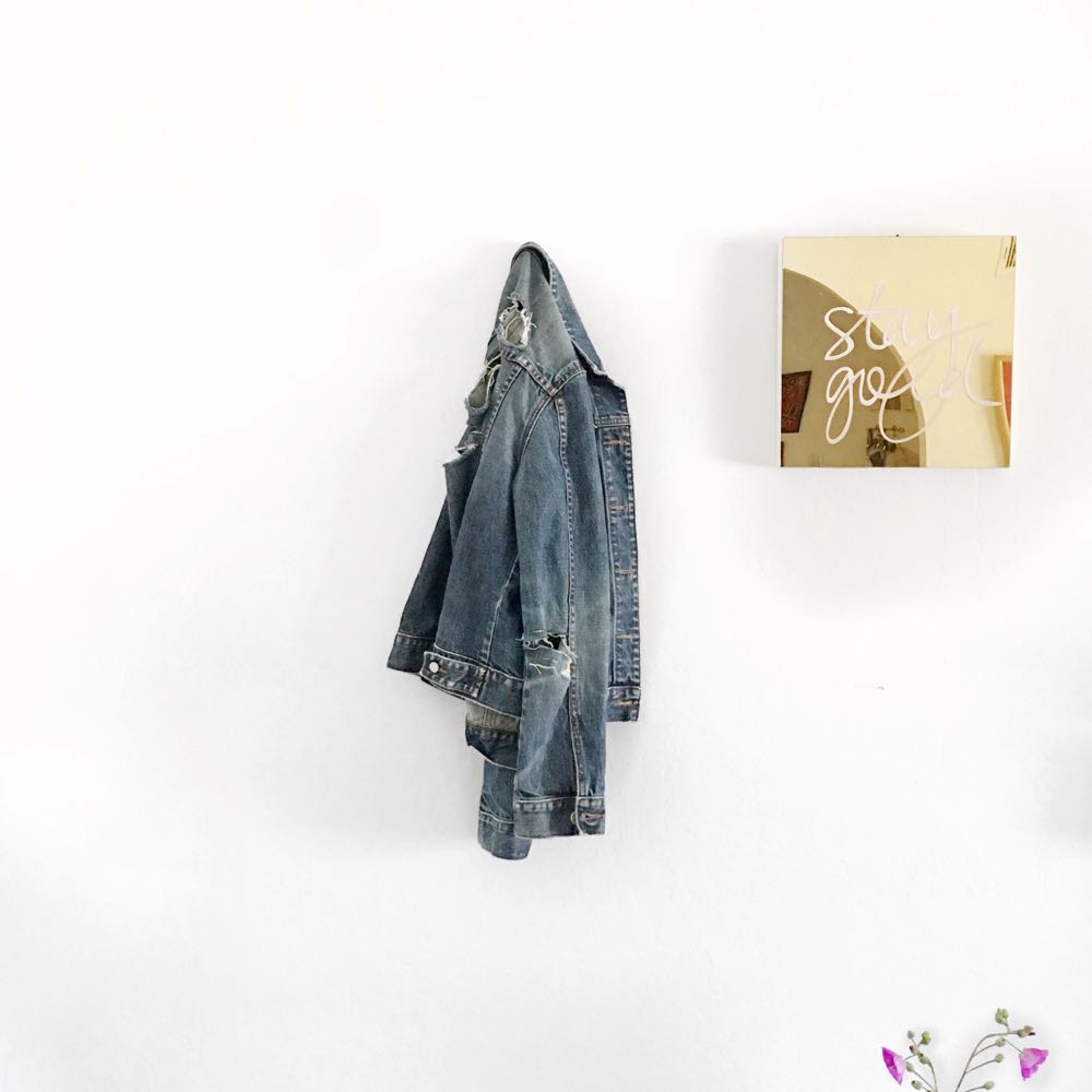 How to make your own super distressed and shredded jean jacket