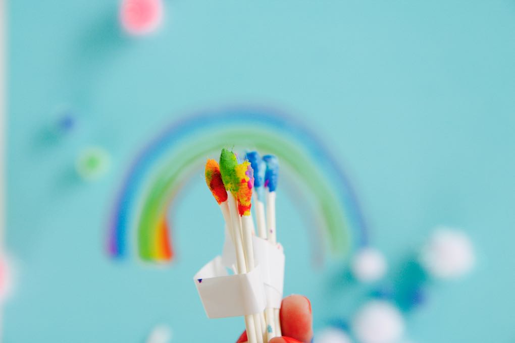 simple craft using q tips and paint for toddlers and kids
