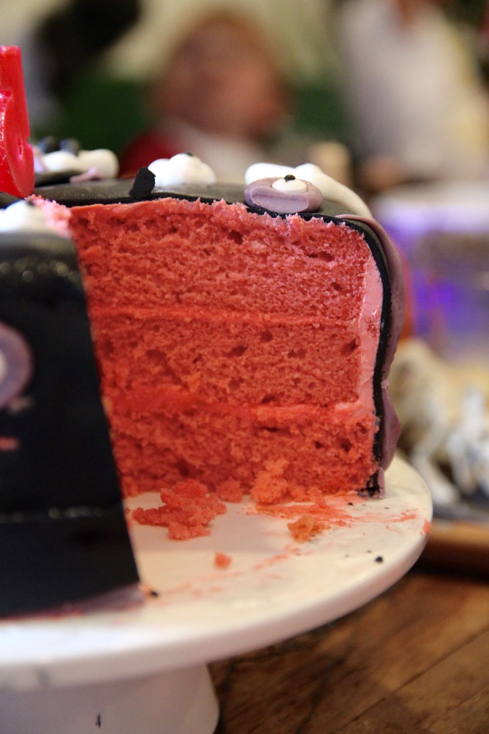 How to make a spooky Halloween cake with fondant