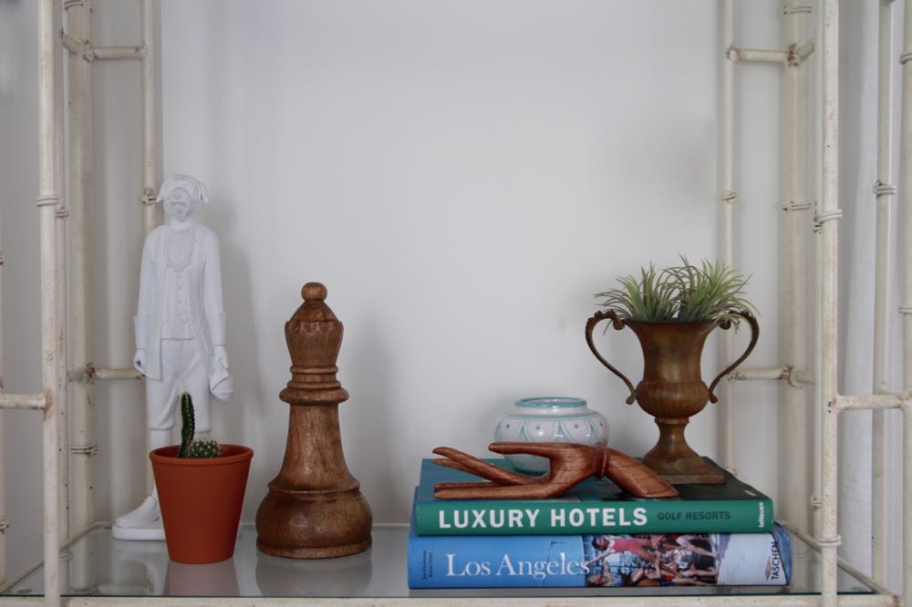 How to style your bookshelf simply and easily