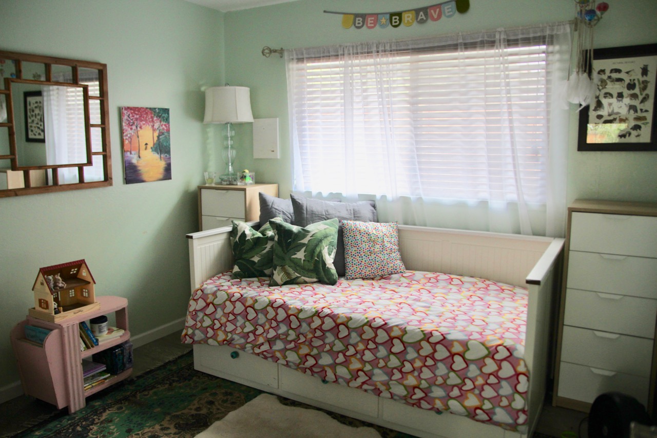 ikea hemnes day bed in little girl's room