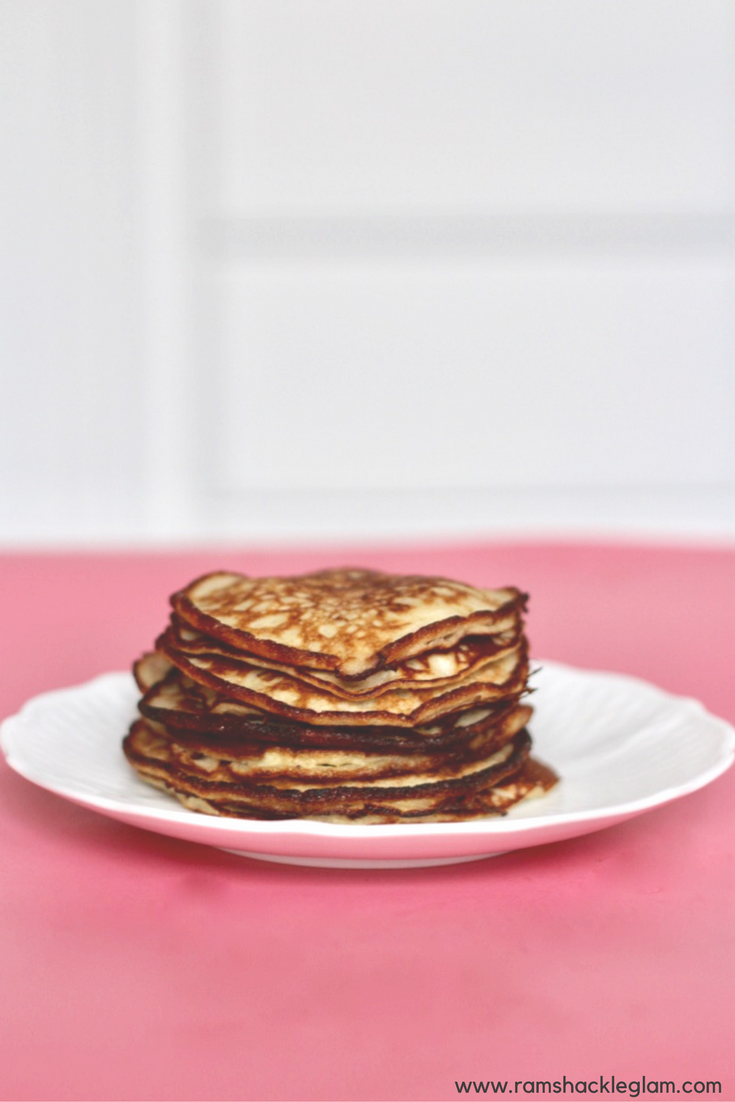 two ingredient bananacakes with eggs and bananas and cinnamon