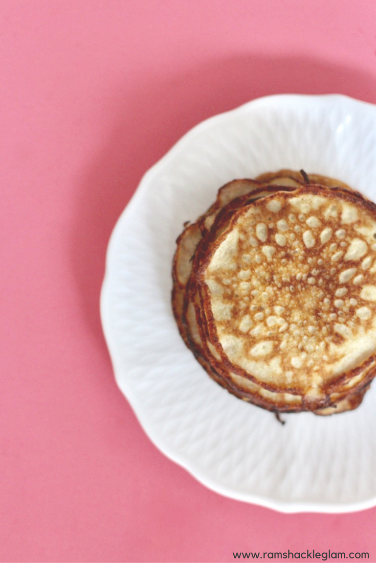 two ingredient bananacakes with eggs and bananas and cinnamon