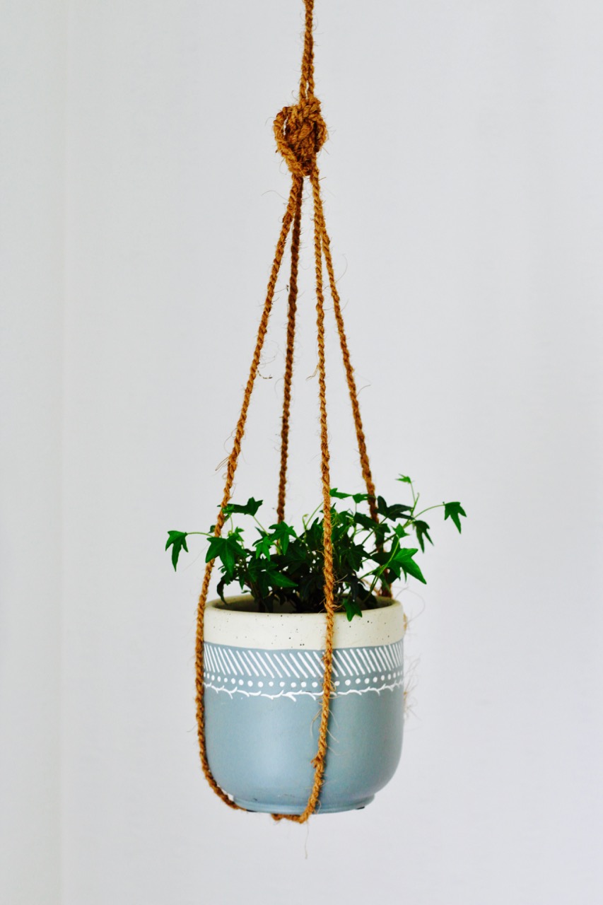 how to make an easy plant hanger with twine or rope
