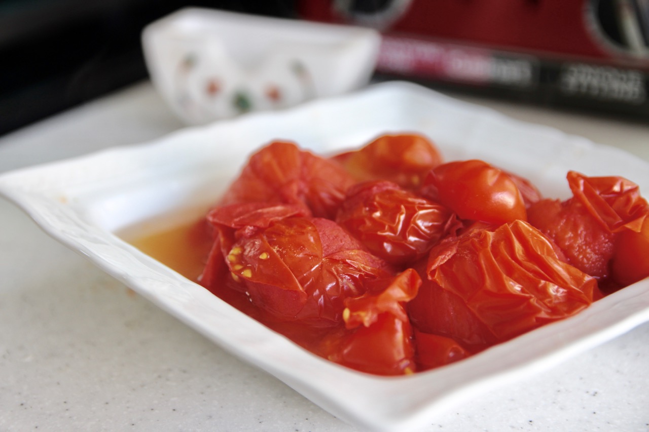 How to make sauce with tomatoes from your garden