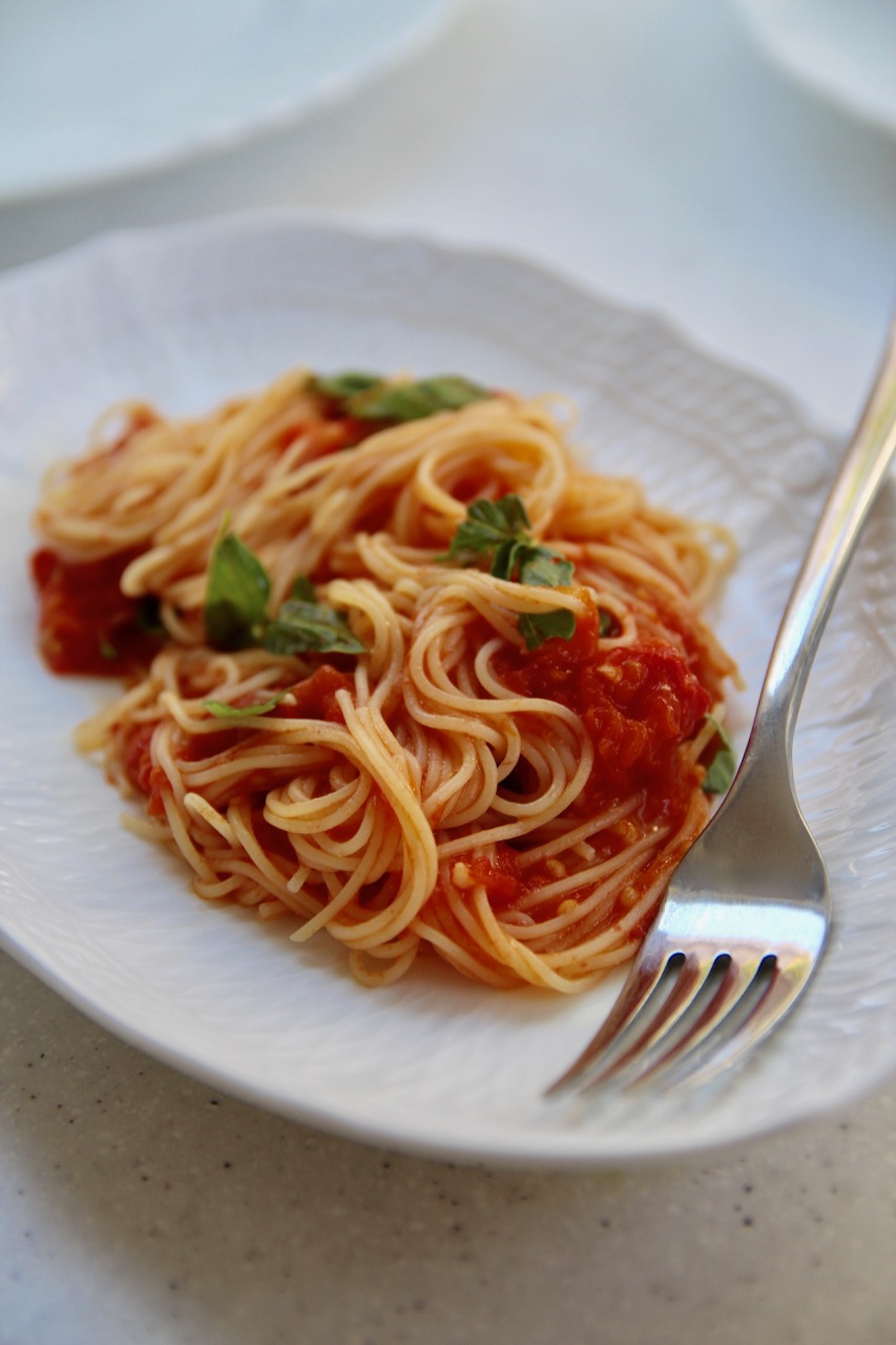 How to make sauce with tomatoes from your garden