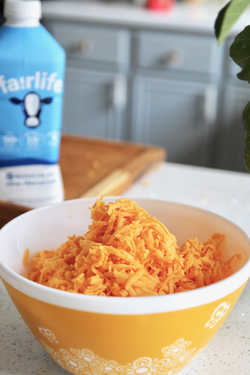 how much shredded cheese do you need for macaroni and cheese