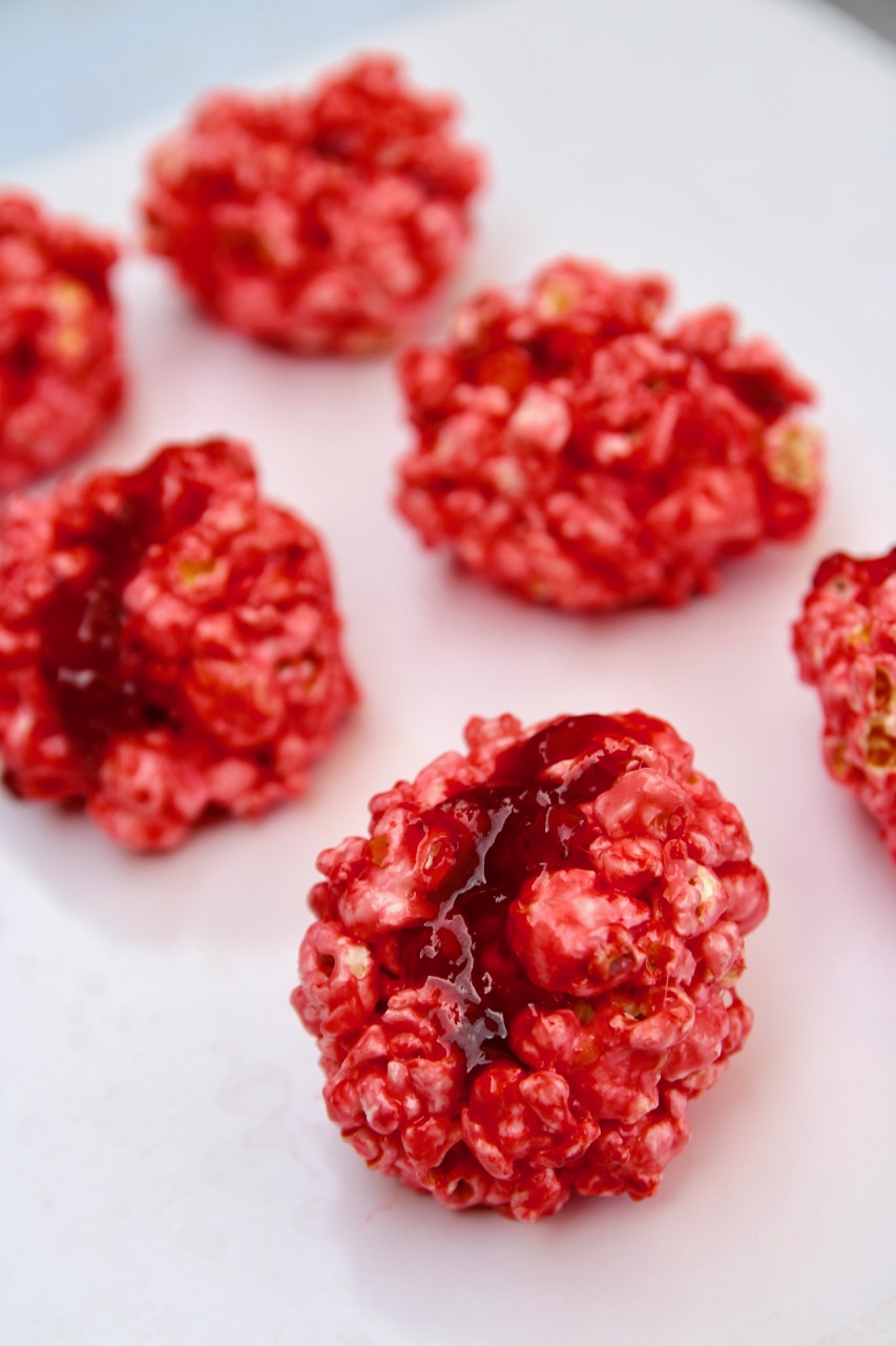 how to make bloody brain popcorn balls for halloween