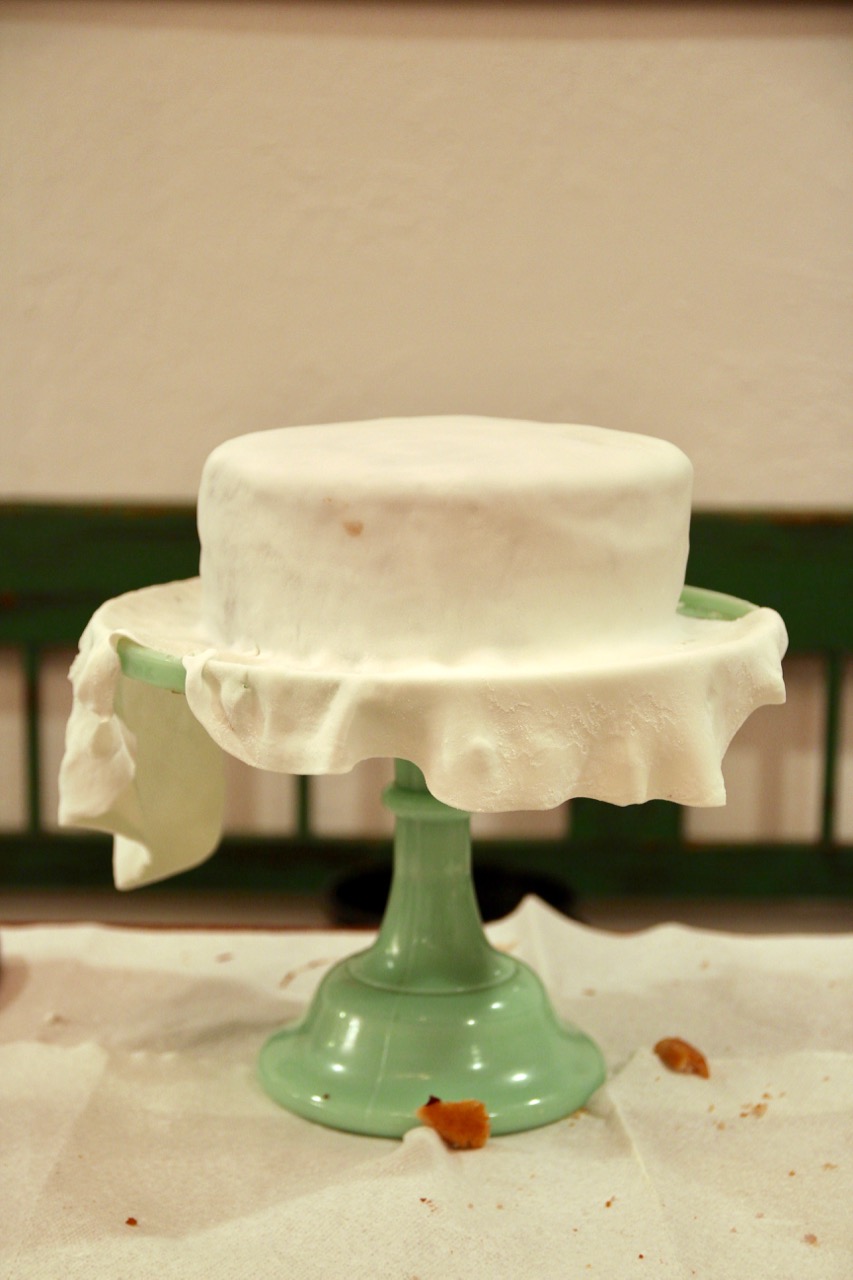 how to make an eye iris with fondant and food coloring