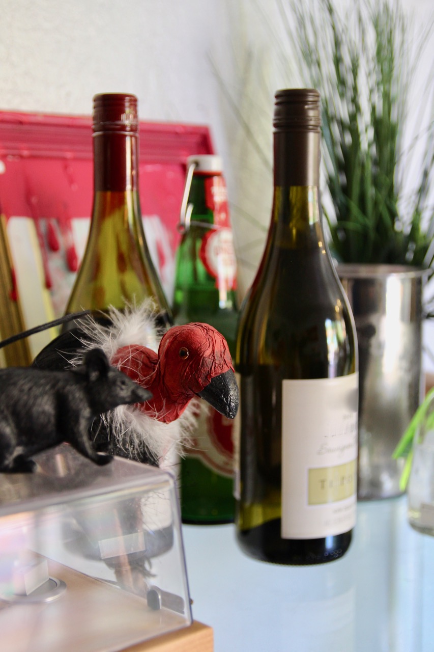 easy halloween bar decor ideas