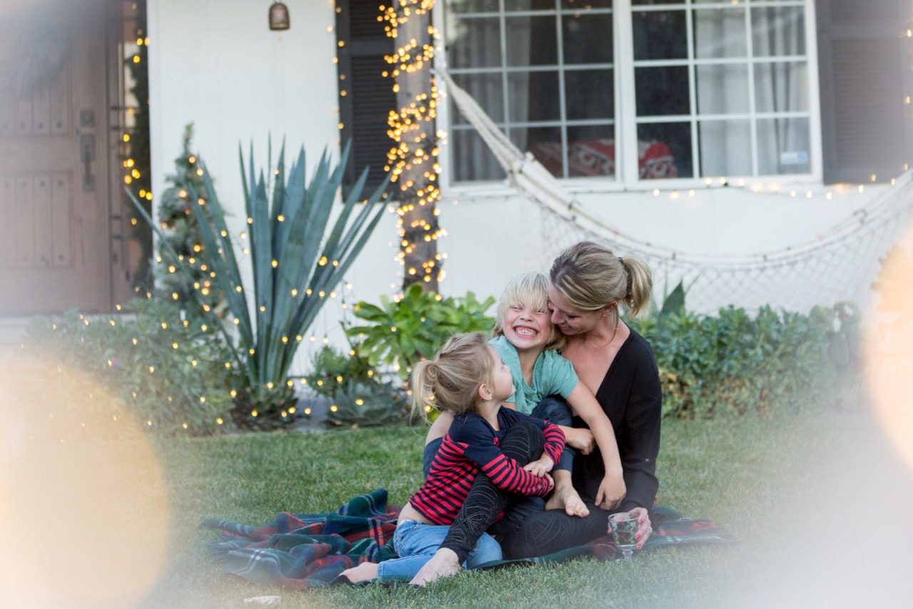 how to decorate your house inexpensively and beautifully for the holidays