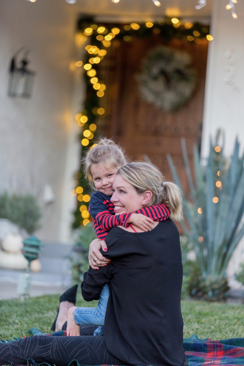 how to decorate your house inexpensively and beautifully for the holidays