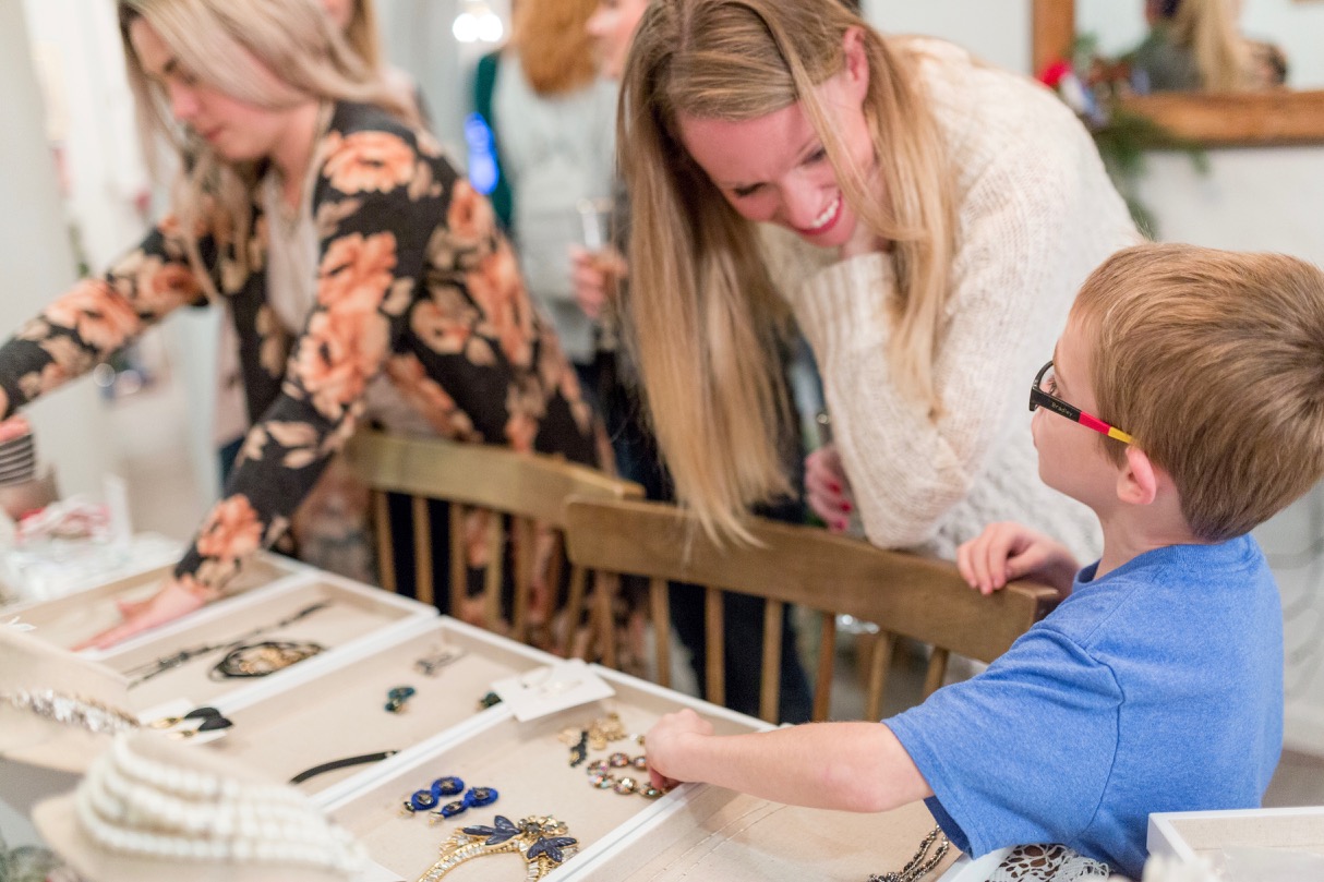 how to host a stella and dot trunk show party