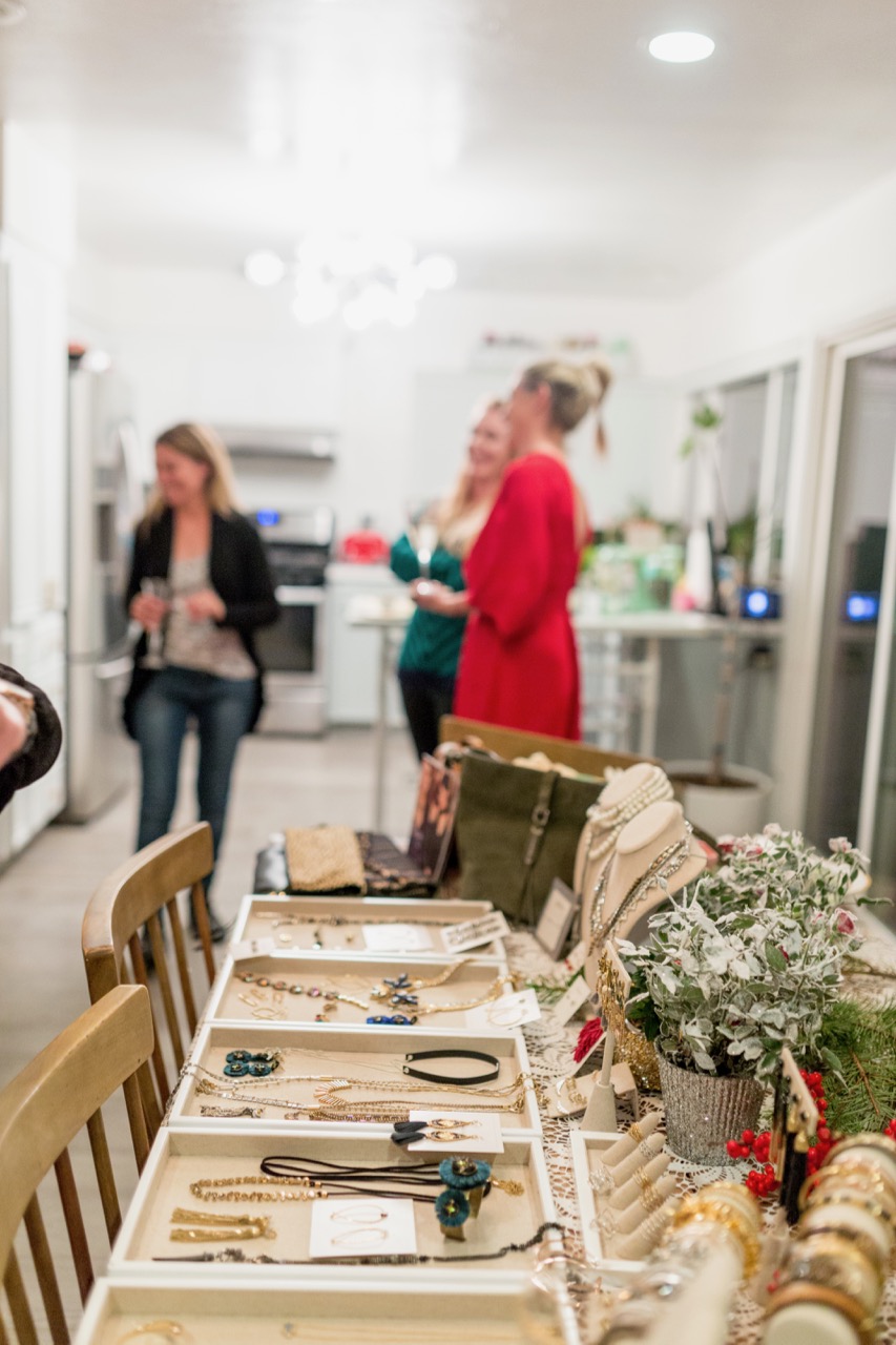 how to host a stella and dot trunk show party