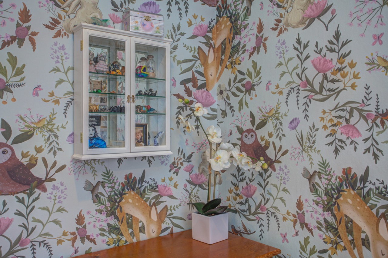 whimsical girl bedroom wallpaper