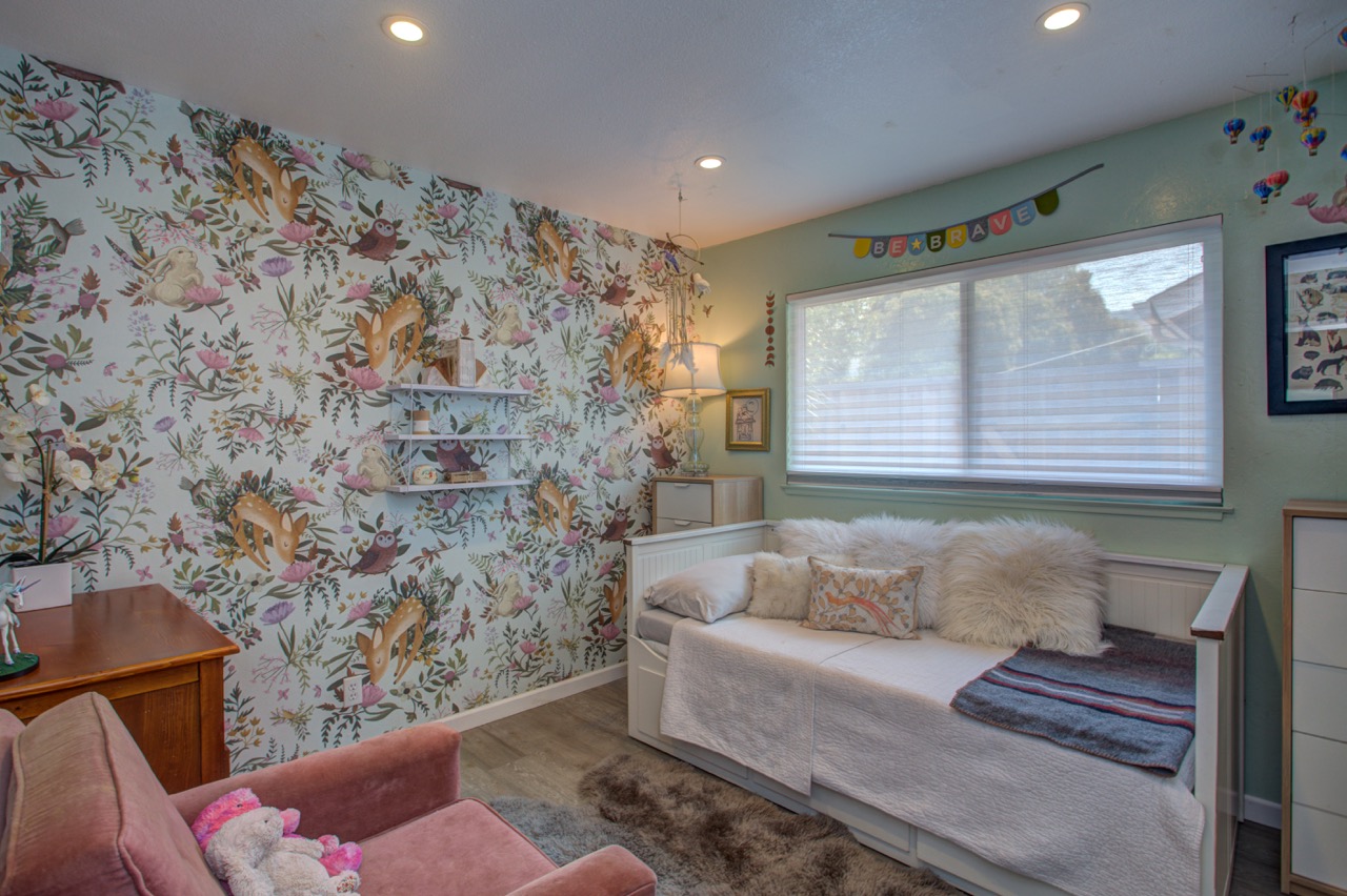 whimsical girl bedroom wallpaper