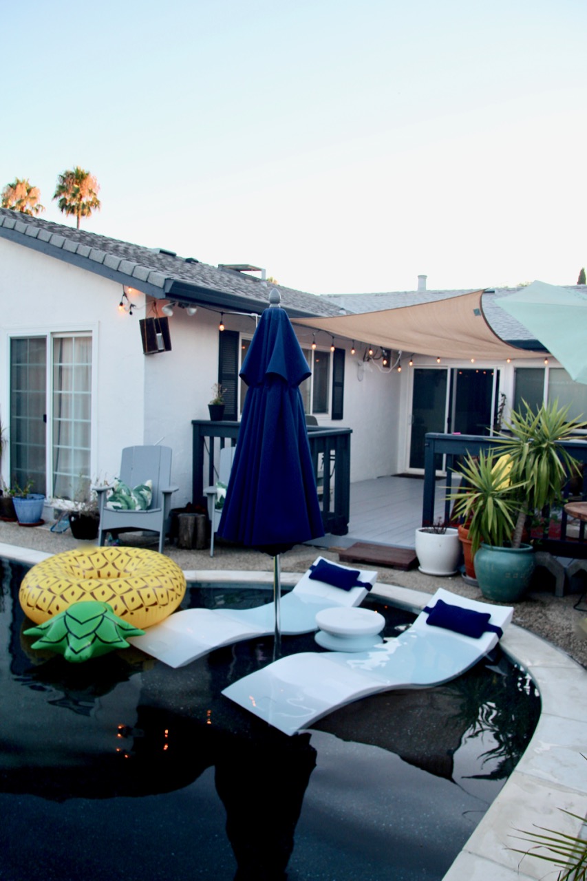 ledge lounger seating for baja shelf pool