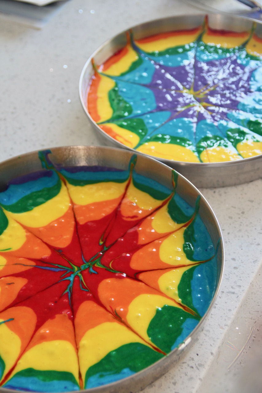 how to make a tie-dye rainbow birthday cake