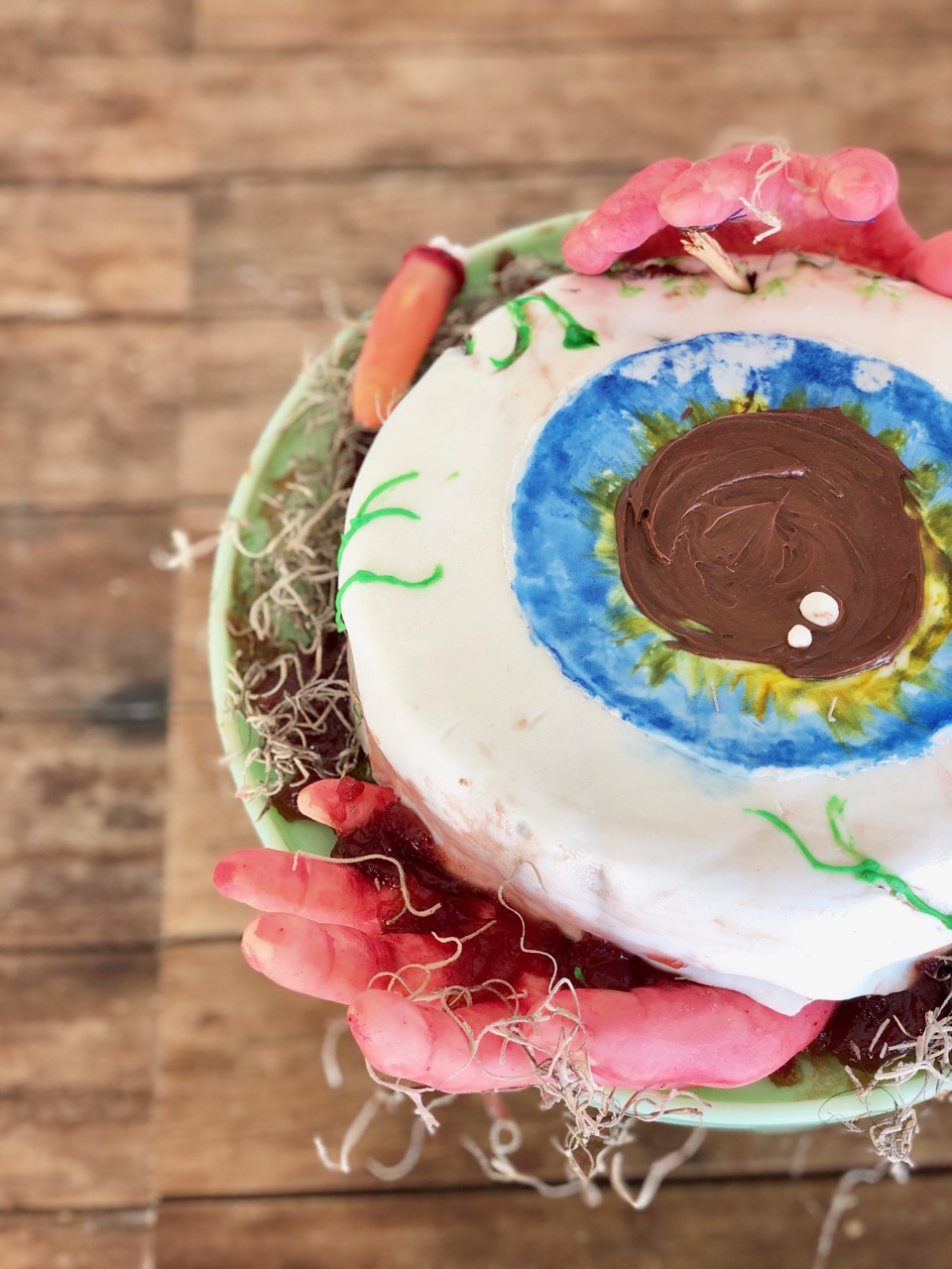 eyeball cake with fingers scary halloween