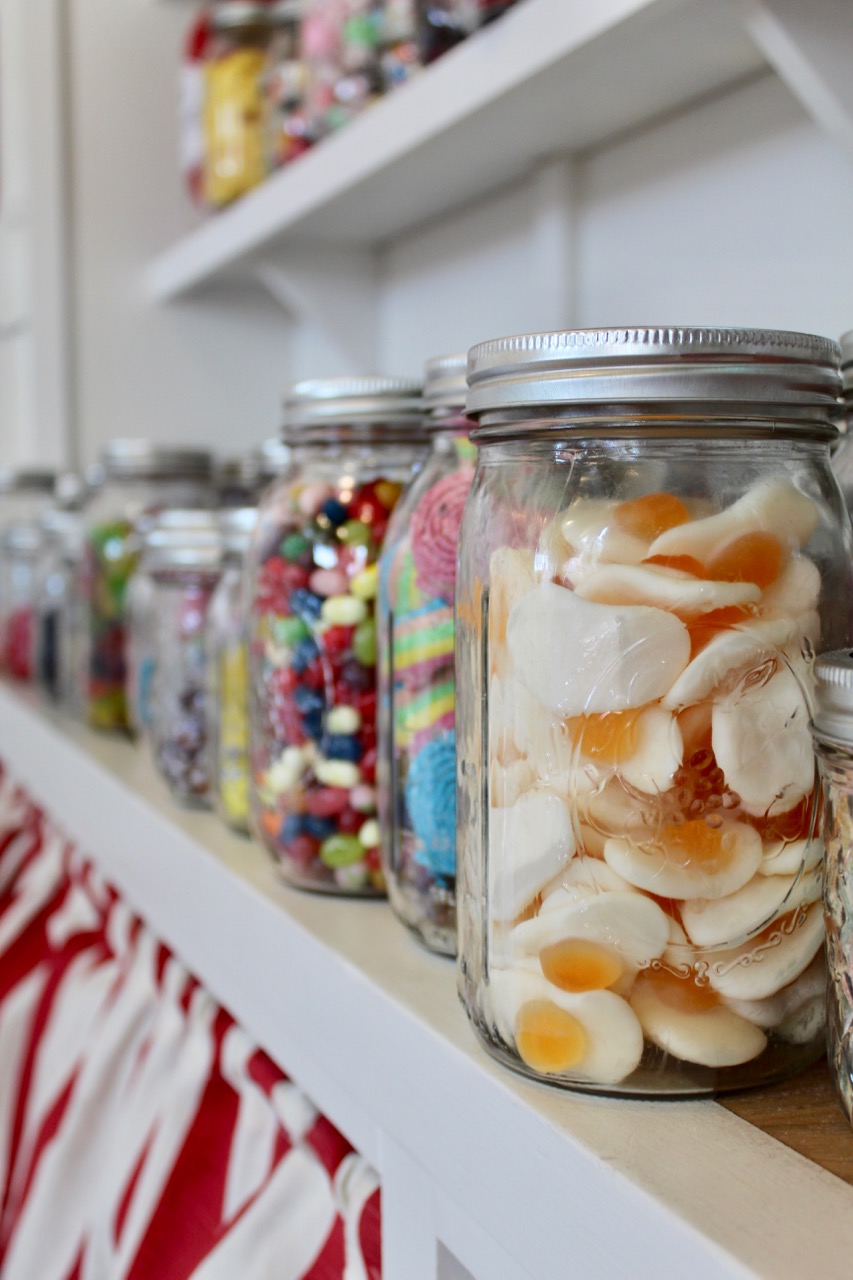 sweet bu candy and gift shop in malibu