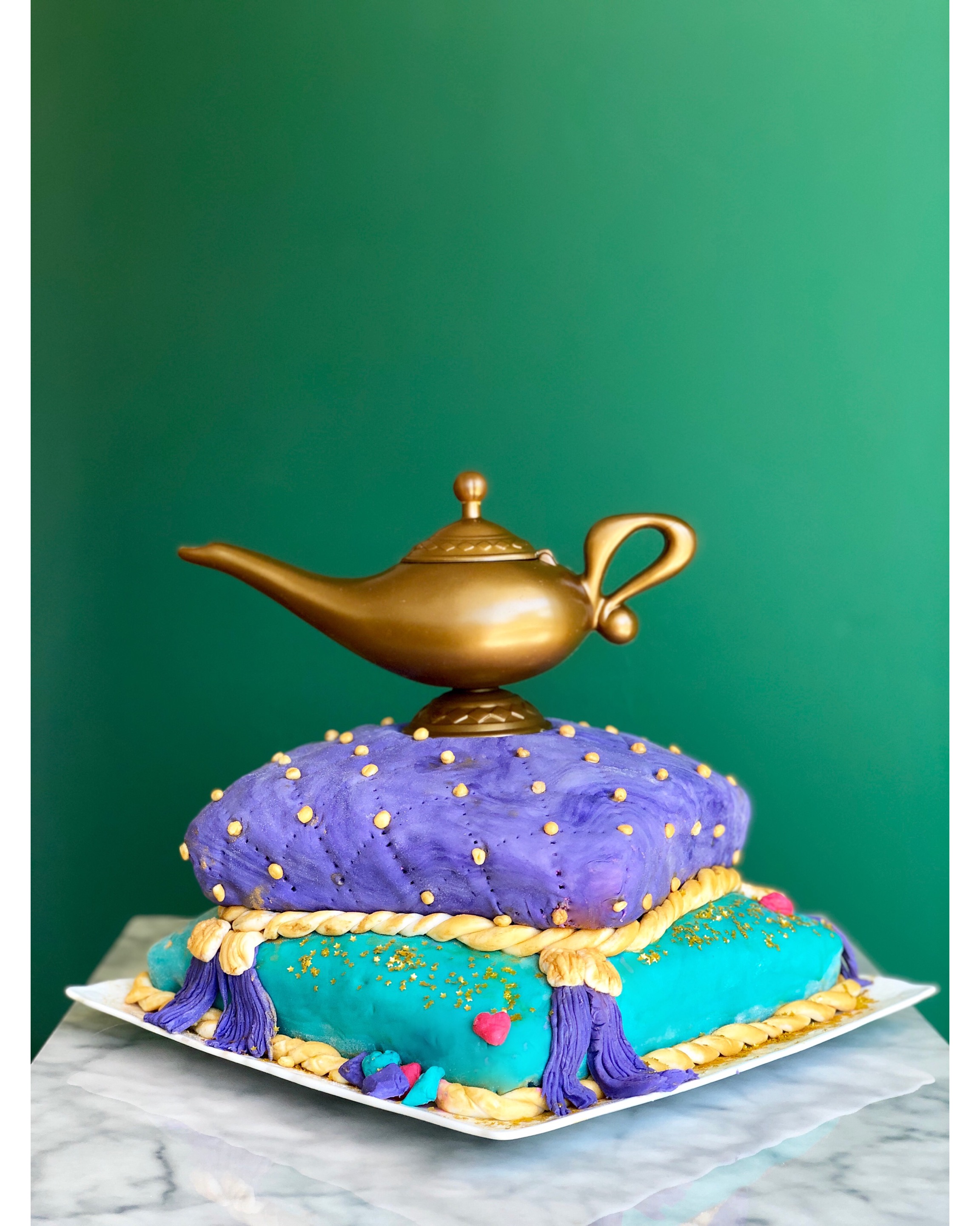 how to make a cave of wonders Aladdin genie themed birthday cake