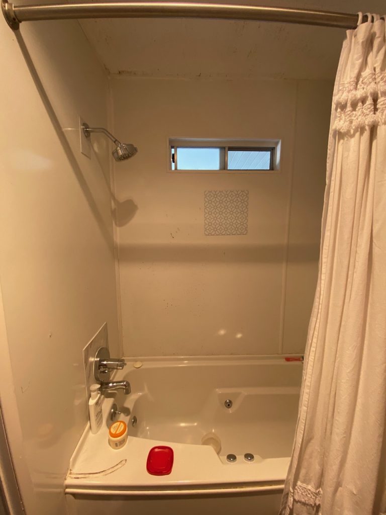 how to peel and stick tile for kitchen and bathroom