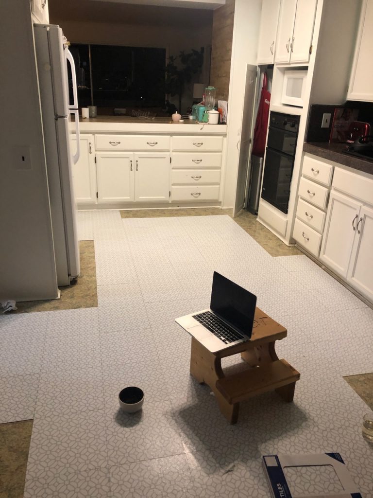 how to peel and stick tile for kitchen and bathroom