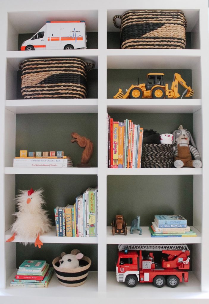 how to style a toddler bookshelf