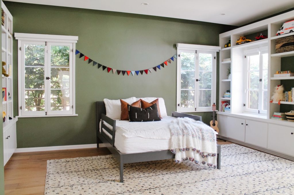 child's bedroom green wall