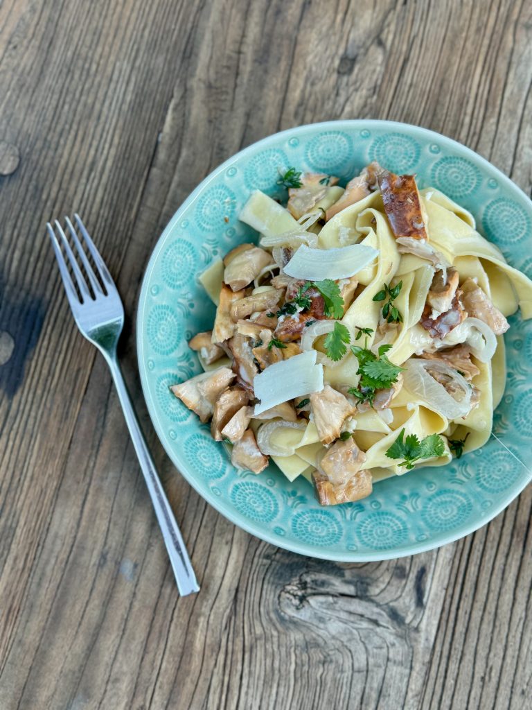 tagliatelle chanterelle mushrooms shallots garlic white wine